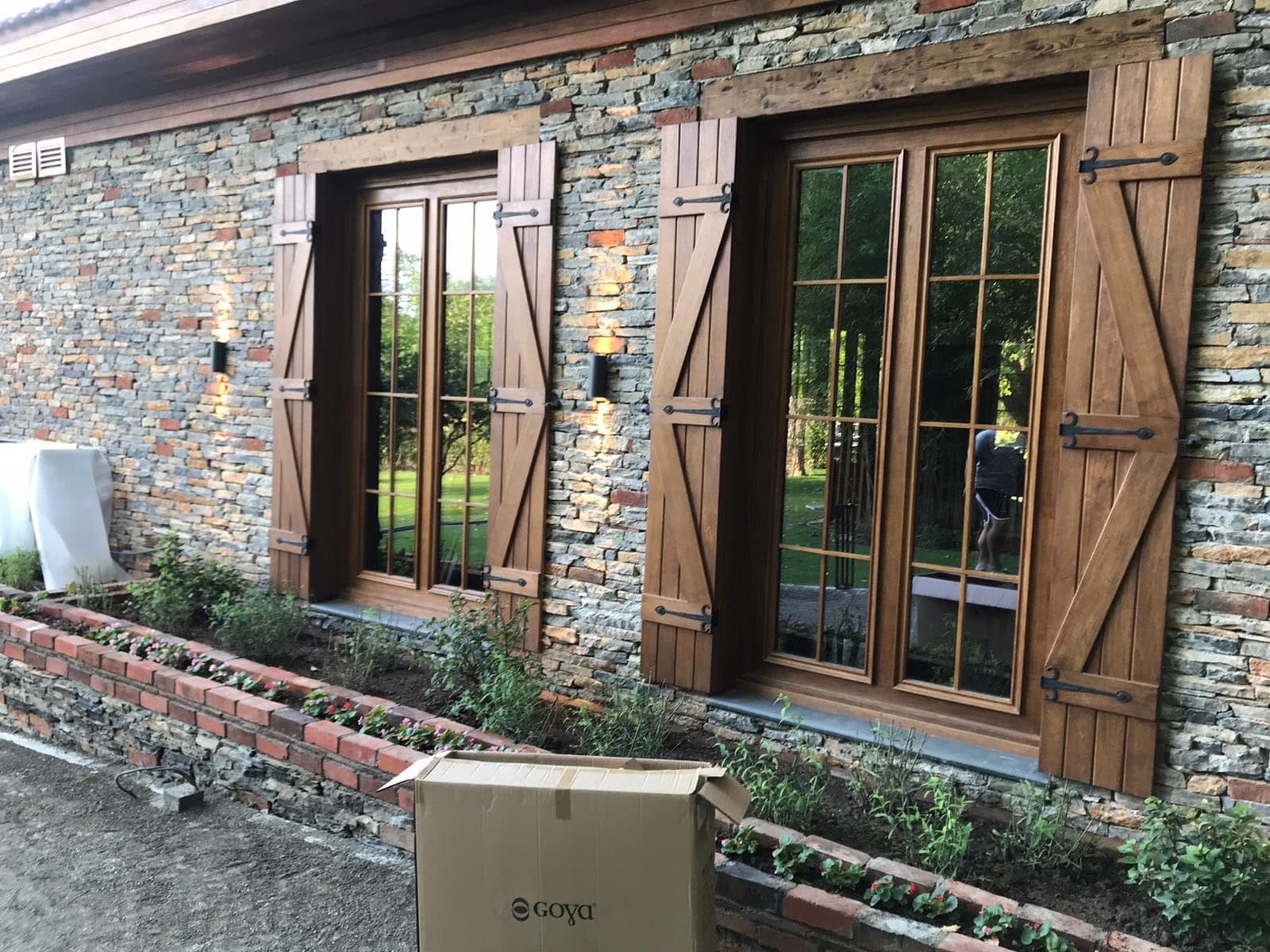 Taş Evi & Ahşap Pencere Kepenkleri